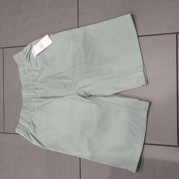 CK Green Shorts 8 NWT - Picture 1 of 3